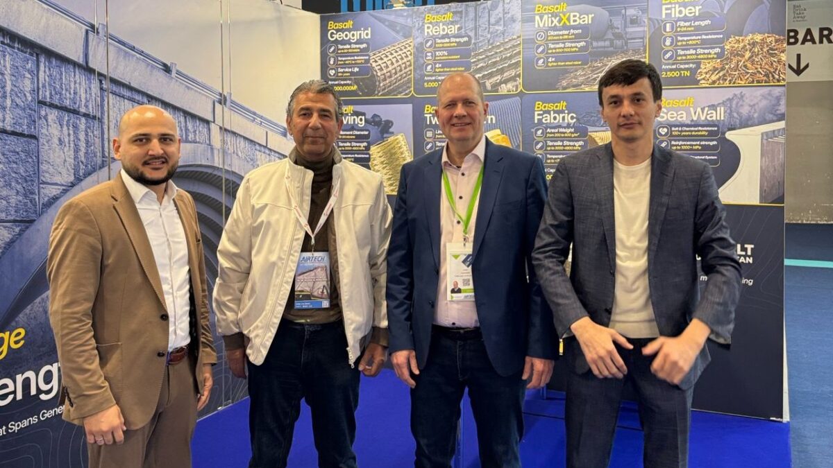 اجتماع مع الشركاء في باريس