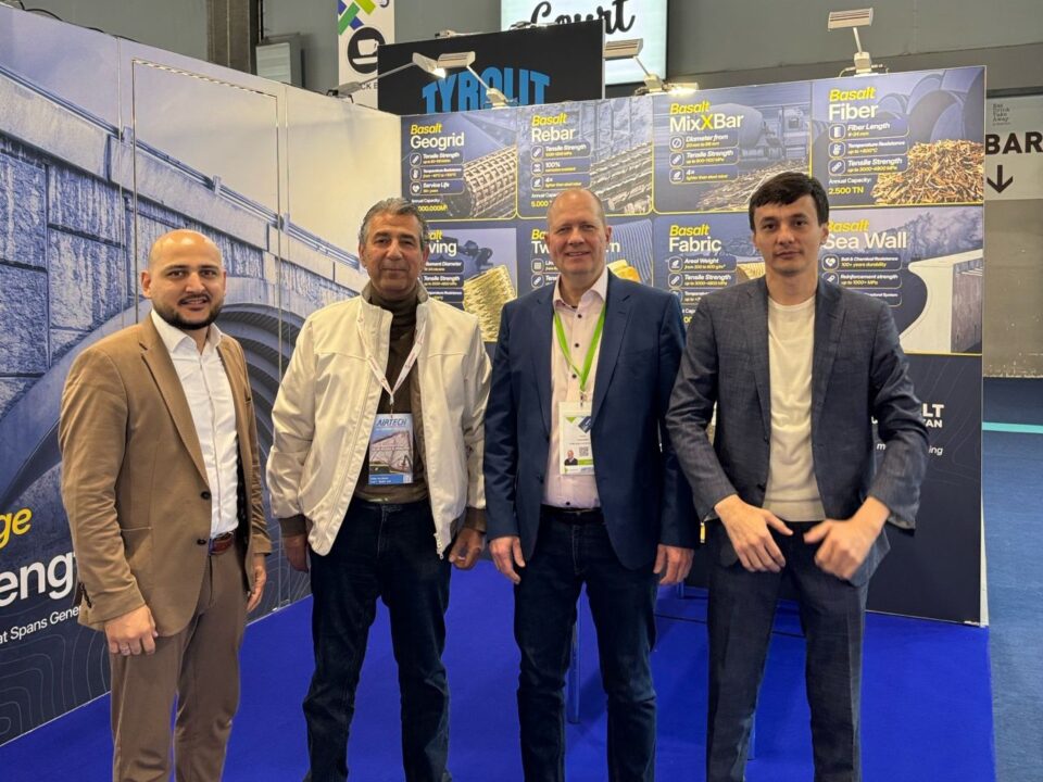 اجتماع مع الشركاء في باريس