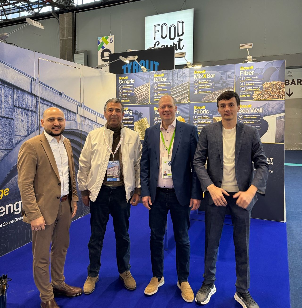 اجتماع مع الشركاء في باريس